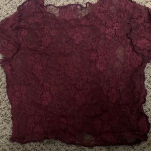 Burgundy cropped lace shirt | Size: L